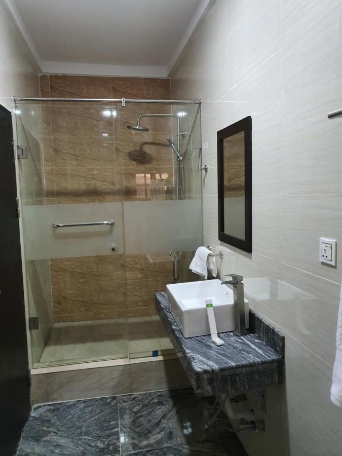 Residency Hotel Lagos Airport Экстерьер фото
